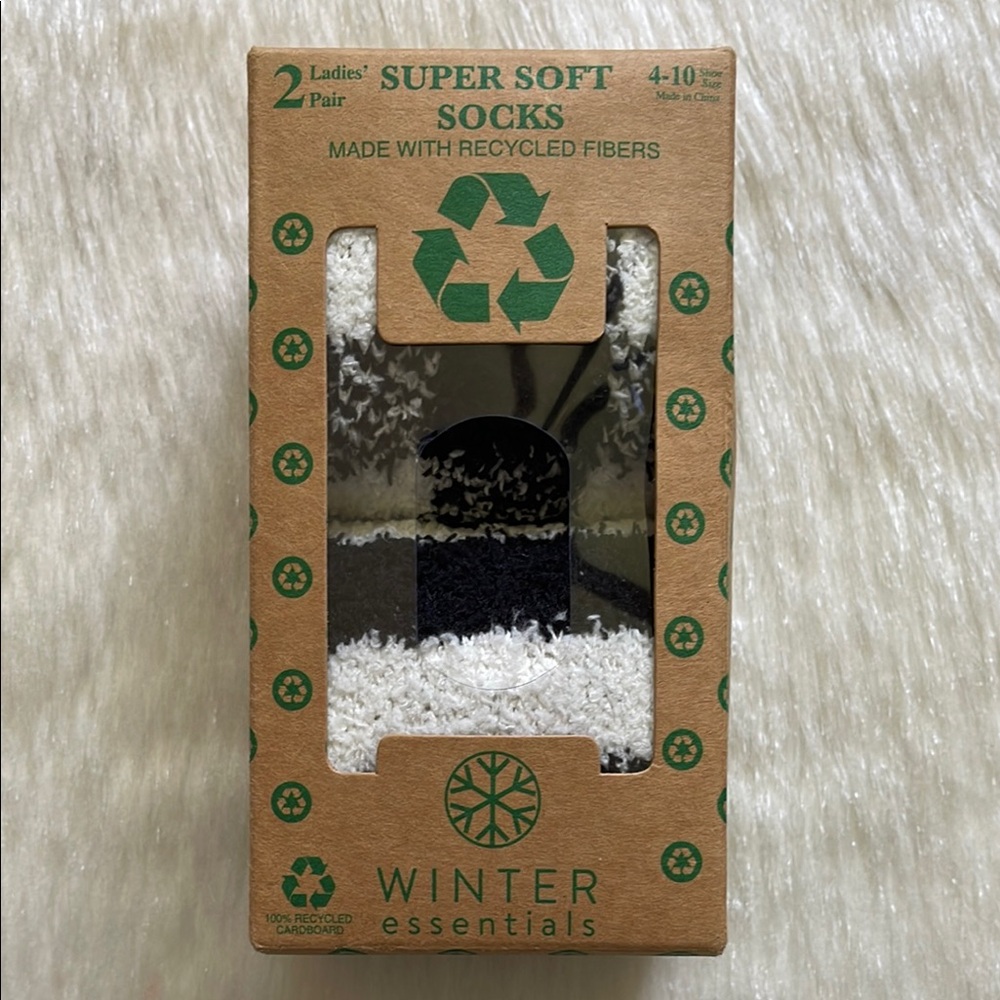 Winter Essentials Black & White Super Soft Recycled Fiber Socks 2 Pairs Box Set